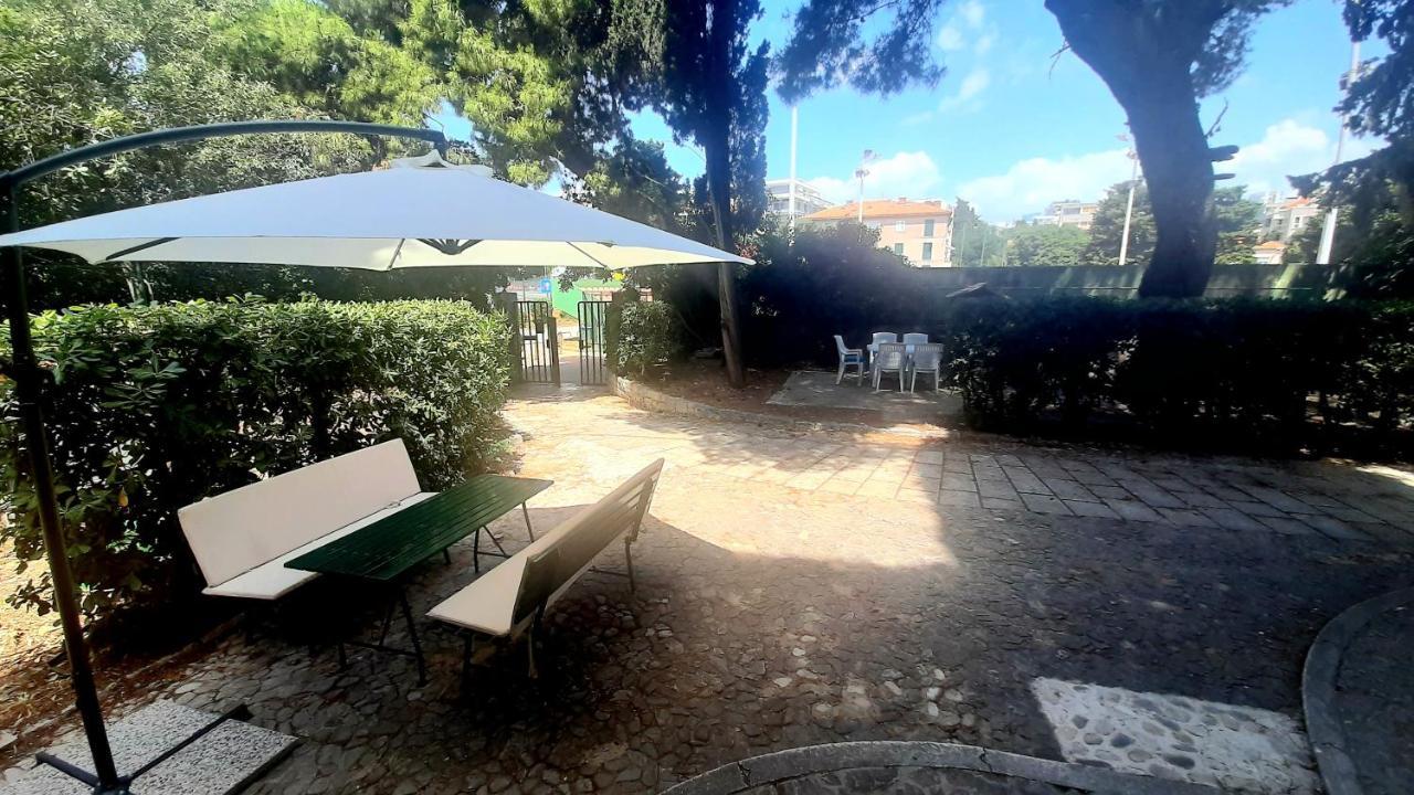Old Captain'S Apartments - In A Pine Wood By The Sea And Tennis Courts Σπλιτ Εξωτερικό φωτογραφία