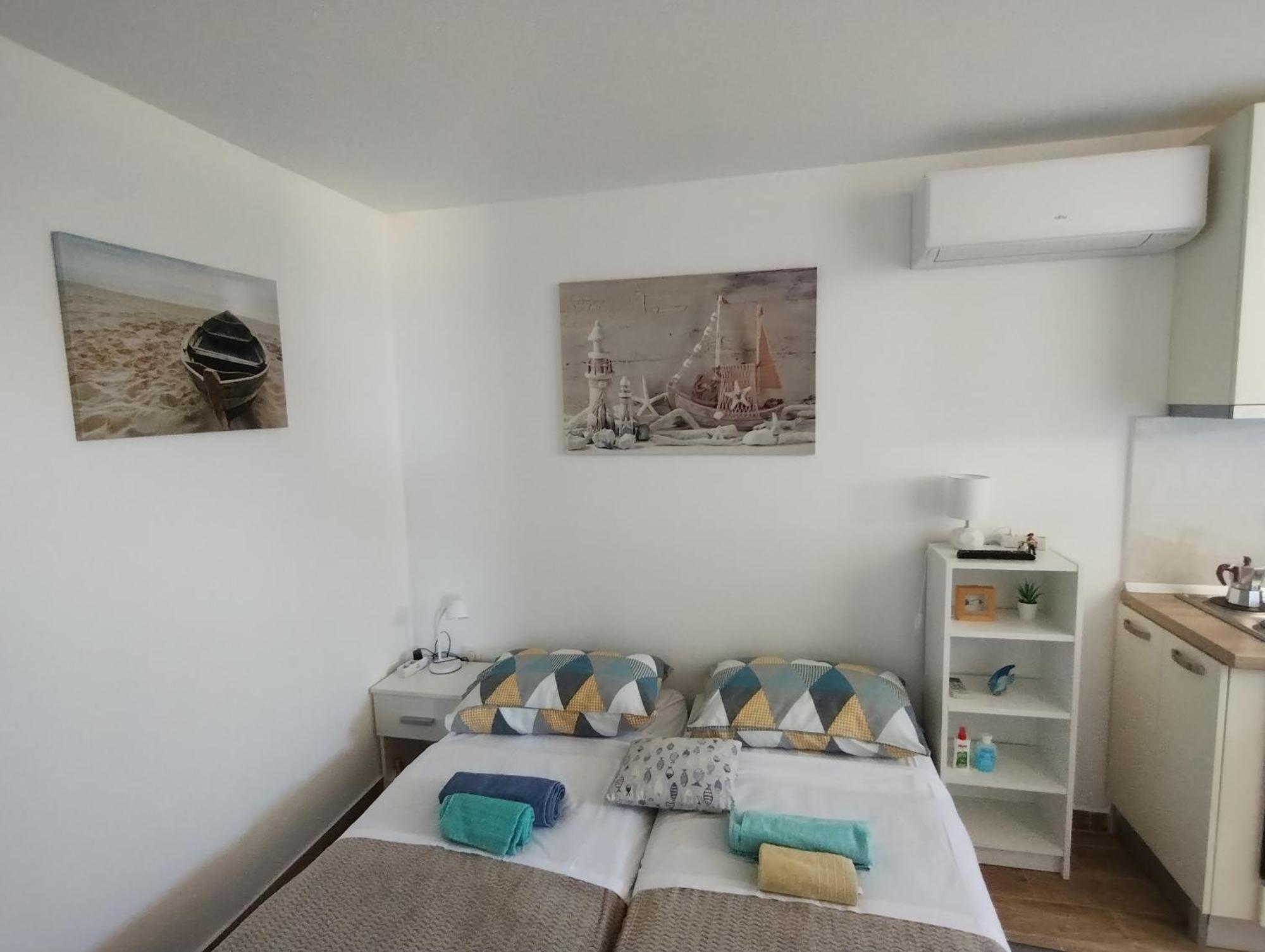 Old Captain'S Apartments - In A Pine Wood By The Sea And Tennis Courts Σπλιτ Δωμάτιο φωτογραφία