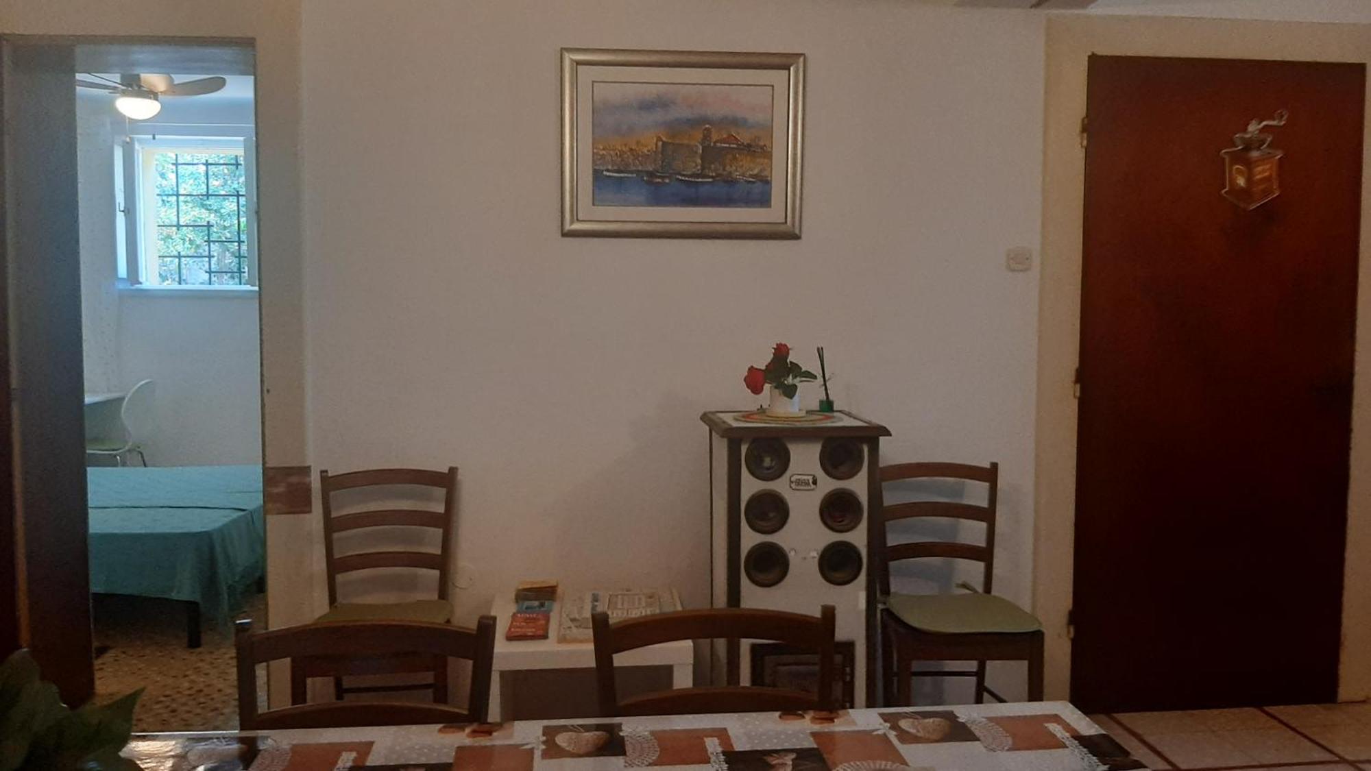 Old Captain'S Apartments - In A Pine Wood By The Sea And Tennis Courts Σπλιτ Δωμάτιο φωτογραφία